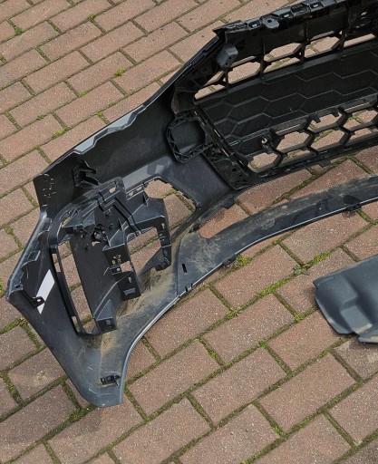 AUDI A4 B9 S-LINE REDIZAJN 19-24 BRANIK PREDNJA STRANA 8W0807437AQ