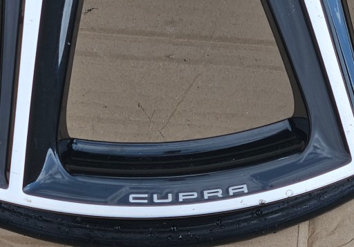 SEAT LEON CUPRA III ALU FELGA 8JX19 ET50 5F0071499F SEAT LEON CUPRA III ALU FELGA 8JX19 ET50 5F0071499F