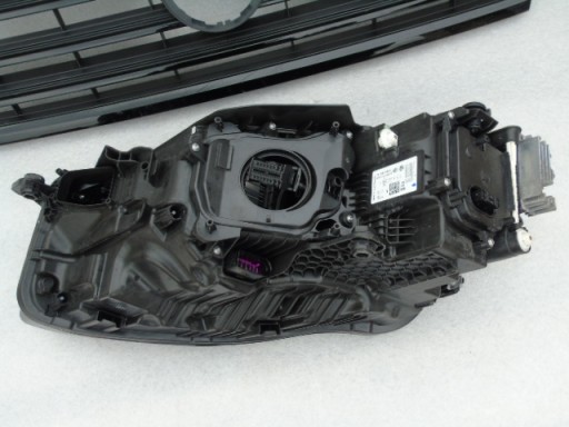 VW TOUAREG LAMPA FAR DESNA STRANA FULL LED MATRIX 761941082A