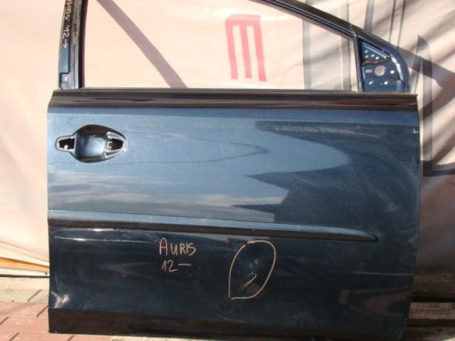 TOYOTA AURIS II 12-16 VRATA DESNA  PREDNJA STRANA