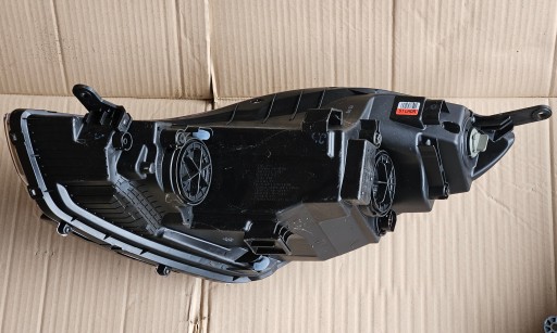 HYUNDAI IX20 10-15 LAMPA FAR DESNA STRANA LIJEVA NOVO