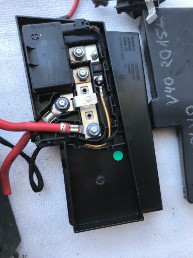 VOLVO V40 KUČIŠTE OSIGURAČA 2.0 D3