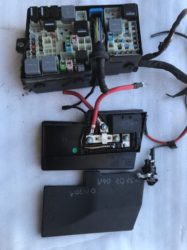 VOLVO V40 KUČIŠTE OSIGURAČA 2.0 D3