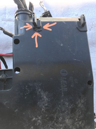 VOLVO V40 KUČIŠTE OSIGURAČA 2.0 D3