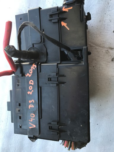 VOLVO V40 KUČIŠTE OSIGURAČA 2.0 D3