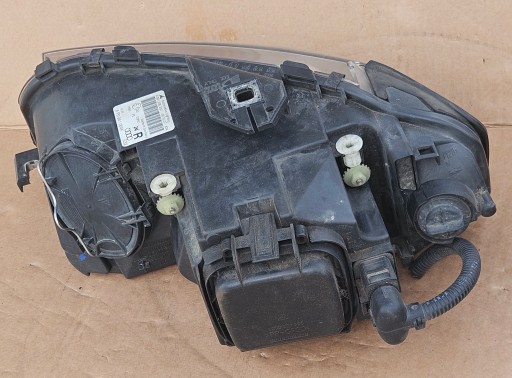 AUDI A3 8P0 03-08 LAMPA FAR LIJEVA STRANA + DESNA