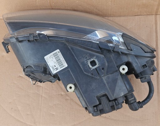 AUDI A3 8P0 03-08 LAMPA FAR LIJEVA STRANA + DESNA
