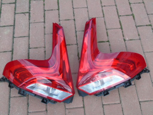 VOLVO V40 LAMPE FAROVI  BRANIK GEPEK ZADNJI 2015R.