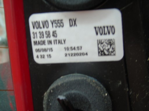 VOLVO V40 LAMPE FAROVI  BRANIK GEPEK ZADNJI 2015R.