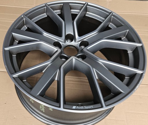 AUDI A4 B9 SPORT ALU FELGA E8.5JX19H2 ET40 8W0601025DH