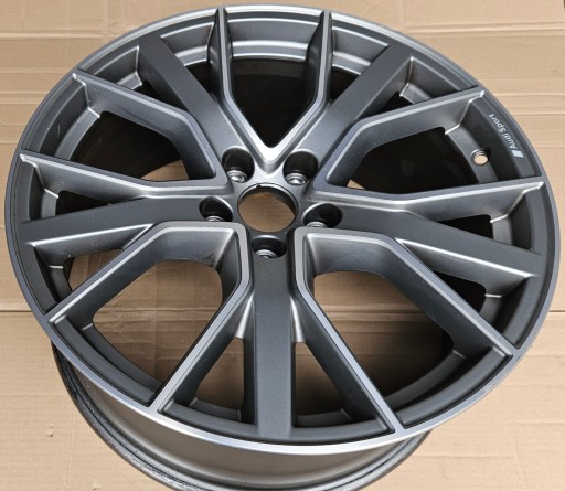 AUDI A4 B9 SPORT ALU FELGA E8.5JX19H2 ET40 8W0601025DH