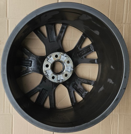 AUDI A4 B9 SPORT ALU FELGA E8.5JX19H2 ET40 8W0601025DH