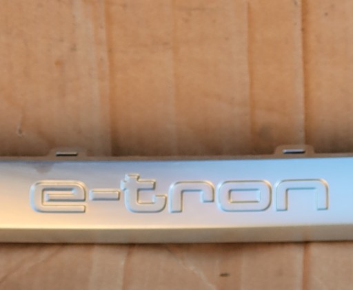 AUDI E-TRON MASKA 4KE AUDI E-TRON MASKA 4KE
