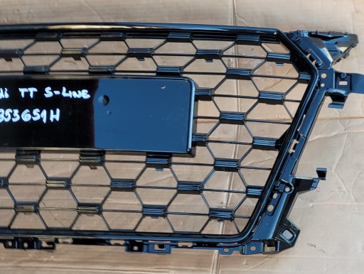 AUDI TT TTS REDIZAJN 18-23 MASKA 8S0853651H