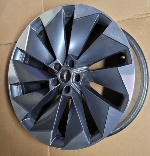 SKODA ENYAQ ALU FELGA 9,0JX21H2 ET42 5LA601025BM