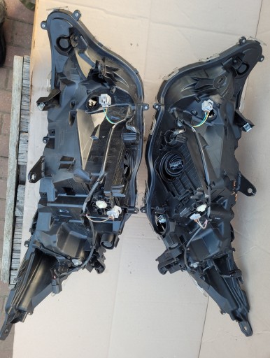 TOYOTA RAV4 V 18-21 KOMPLET FAROVA LED DESNA STRANA + LIJEVA