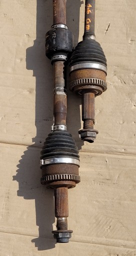 HYUNDAI I30 CEED 12-16 1.6GDI POLUOSOVINA  DESNA STRANA ILI LIJEVA