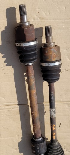 HYUNDAI I30 CEED 12-16 1.6GDI POLUOSOVINA  DESNA STRANA ILI LIJEVA