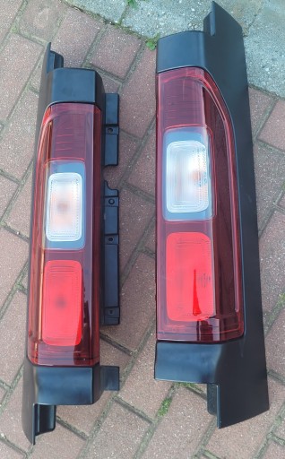 OPEL VIVARO B 14-19 ZADNJI VRATA LAMPE FAROVI  BRANIK SENZOR
