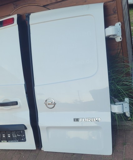 OPEL VIVARO B 14-19 ZADNJI VRATA LAMPE FAROVI  BRANIK SENZOR