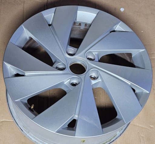 VW GOLF 8 VIII ALU FELGA 6.5JX17 ET46 5H0601025B