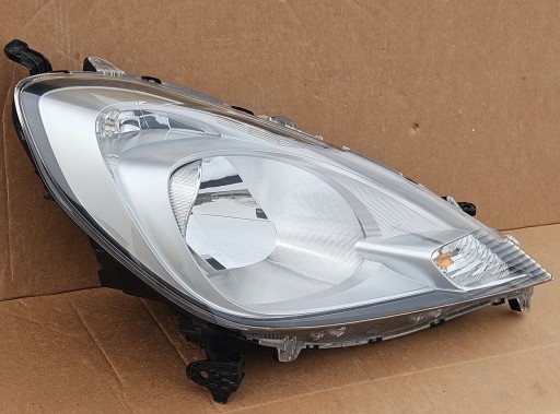 HONDA JAZZ REDIZAJN 11-15 FAR LAMPA DESNA STRANA