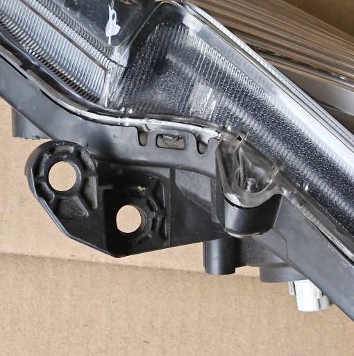 HONDA JAZZ REDIZAJN 11-15 FAR LAMPA DESNA STRANA