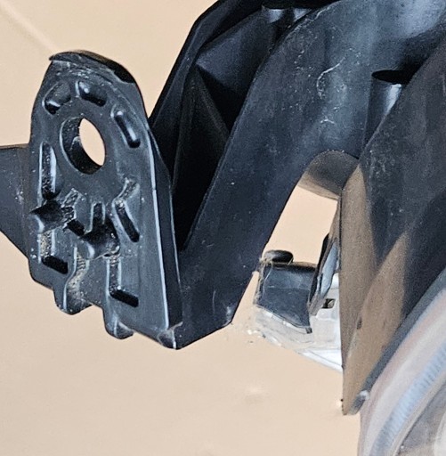 HONDA JAZZ REDIZAJN 11-15 FAR LAMPA DESNA STRANA