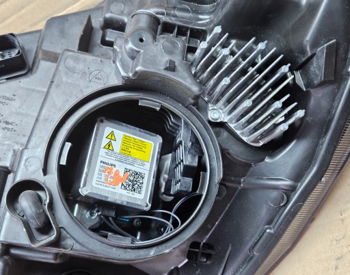 FORD TRANSIT CUSTOM REDIZAJN 17-23 LAMPA FAR DESNA STRANA BI XENON LED JK21-13D152-BJ