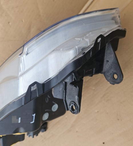 SUZUKI VITARA III 15-18 LAMPA FAR OBIČNA LIJEVA STRANA 100-18097