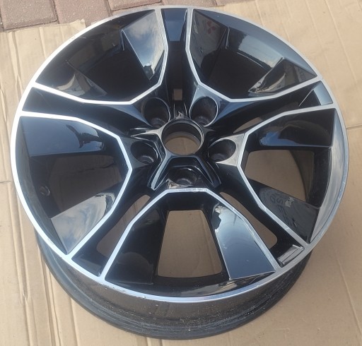 SKODA YETI ALU FELGA 7JX17H2 ET45 5L0601025R P SKODA YETI ALU FELGA 7JX17H2 ET45 5L0601025R P