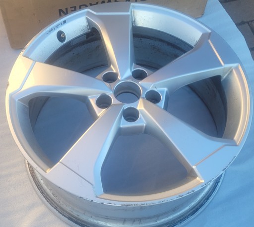 AUDI A3 S3 RS3 ALU FELGA 19 COLI 8V0601025ES AUDI A3 S3 RS3 ALU FELGA 19 COLI 8V0601025ES