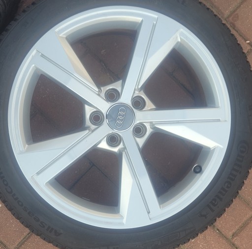 AUDI A1 82A ALU FELGA FELGE GUME 215/45R17 2019R.