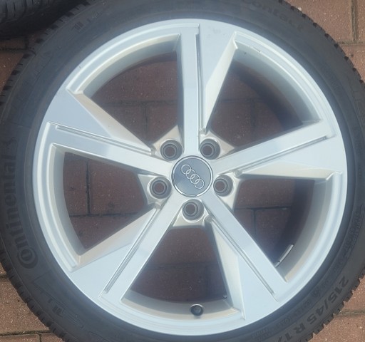AUDI A1 82A ALU FELGA FELGE GUME 215/45R17 2019R.