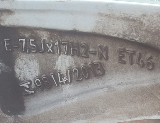 AUDI A1 82A ALU FELGA FELGE GUME 215/45R17 2019R.