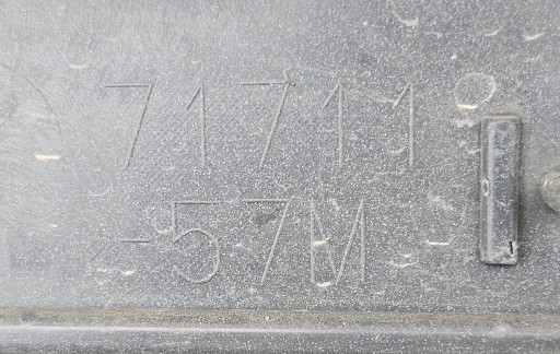 SUZUKI JIMNY III REDIZAJN 12-18 BRANIK PREDNJA STRANA 71711-57M