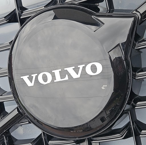 VOLVO XC60 II REDIZAJN R-DESIGNE 22-24 BRANIK + MASKA