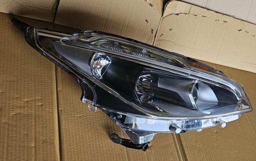 PEUGEOT 208 REDIZAJN 15-19 LAMPA FAR DESNA STRANA Z LED 9810805880 PEUGEOT 208 REDIZAJN 15-19 LAMPA FAR DESNA STRANA Z LED 9810805880