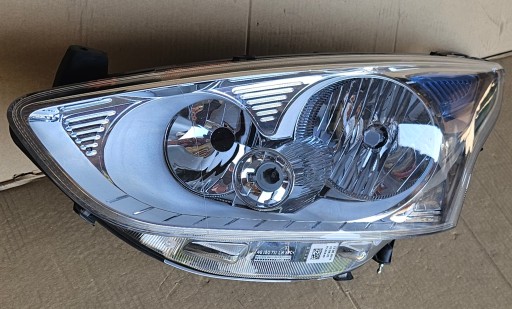 FORD B-MAX B MAX LAMPA FAR DESNA STRANA ILI LIJEVA OBIČNA