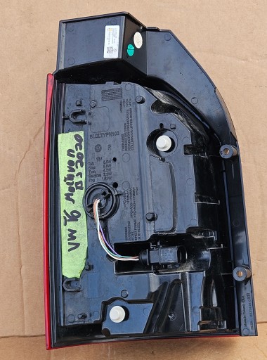 VW T6 MULTIVAN REDIZAJN 19-23 LAMPA FAR ZADNJI DESNA STRANA LED 7LA945208 VW T6 MULTIVAN REDIZAJN 19-23 LAMPA FAR ZADNJI DESNA STRANA LED 7LA945208
