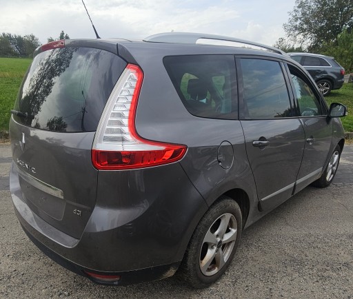 RENAULT GRAND SCENIC 1.6 DCI 130KS BI XENON S&S BOSE 2016R. 104 TISUČA KS RENAULT GRAND SCENIC 1.6 DCI 130KS BI XENON S&S BOSE 2016R. 104 TISUČA KS