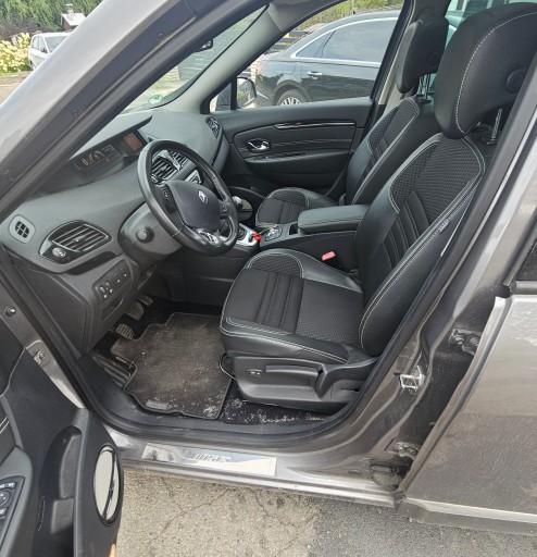 RENAULT GRAND SCENIC 1.6 DCI 130KS BI XENON S&S BOSE 2016R. 104 TISUČA KS RENAULT GRAND SCENIC 1.6 DCI 130KS BI XENON S&S BOSE 2016R. 104 TISUČA KS