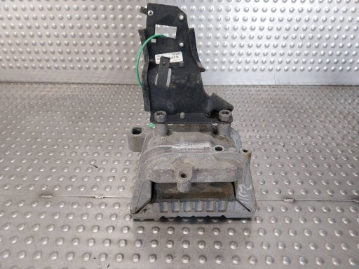 NOSAČ  MOTORA 1K0199262CR VW PASSAT B7 CC 2.0 TDI