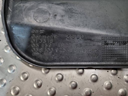 POKLOPAC GORNJA MOTORA 038103925AJ VW GOLF IV BORA 1.9 TDI