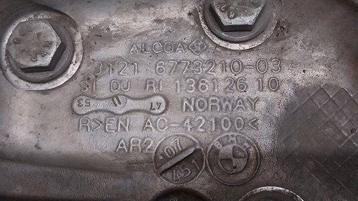 RUKAVAC GLAVČINA CILINDAR DESNI PREDNJI 6773210 BMW E90 E91 E92 E93 E81 E82 E87 RUKAVAC GLAVČINA CILINDAR DESNI PREDNJI 6773210 BMW E90 E91 E92 E93 E81 E82 E87