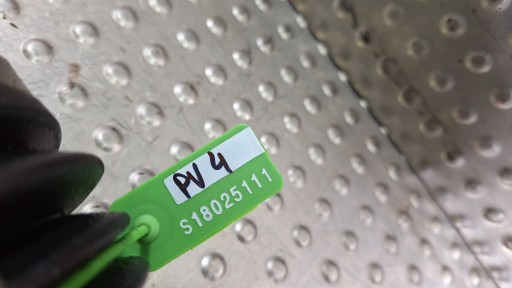 POLUOSOVINA DESNI ZADNJI P31259504 VOLVO XC60 I REDIZAJN XC70 2 II 2.4 D5 AWD