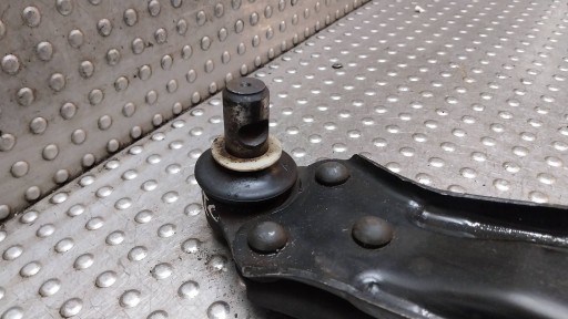 VILICA DESNI PREDNJI A6383300110 MERCEDES VITO W638 96-03