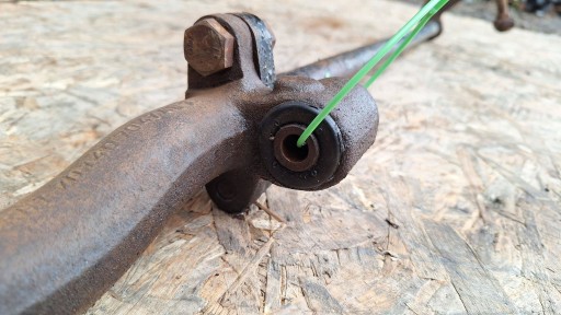 BALANS ŠTANGA / KRAJNIK ZAKRETNI VILICA LIJEVI PREDNJI KOMPLET 701407047A VW TRANSPORTER T4