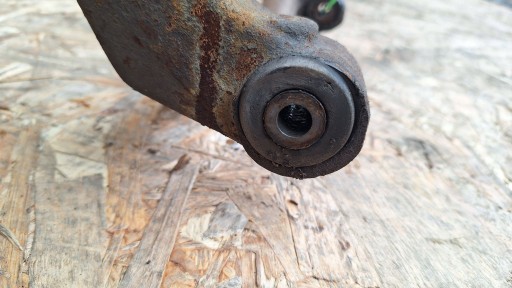 BALANS ŠTANGA / KRAJNIK ZAKRETNI VILICA LIJEVI PREDNJI KOMPLET 701407047A VW TRANSPORTER T4