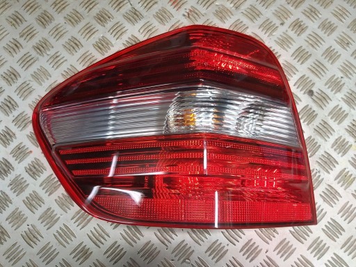 LAMPA FAR ZADNJA  LIJEVA STRANA MERCEDES ML W164 2005->
